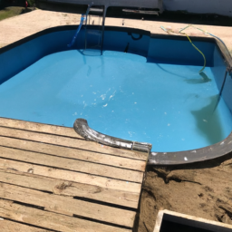 Accessoires indispensables pour l'entretien de votre piscine : produits et outils Fresnes